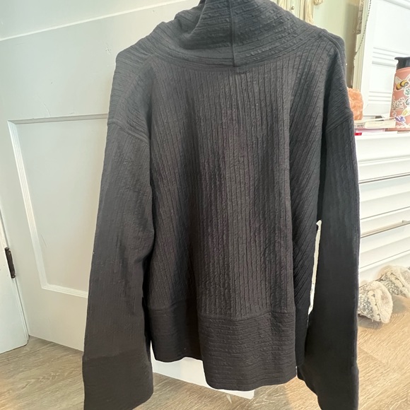 Lululemon retreat pullover!!🍋 - Picture 2 of 6